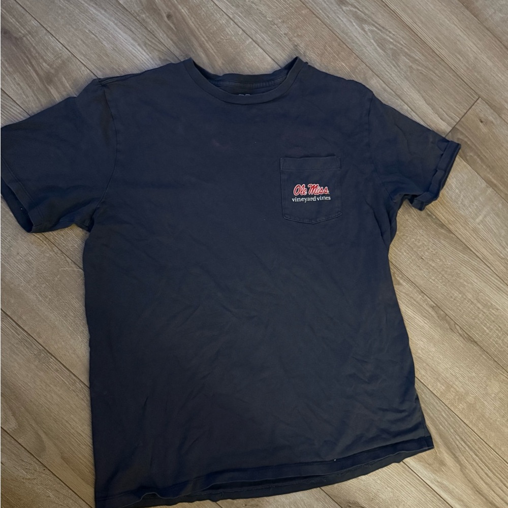 Vineyard Vines Size Medium Short Sleeve Tee Ole Miss College TShirt - Picture 5 of 6